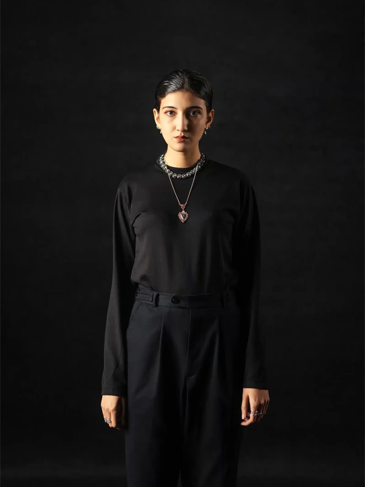 ⁠BLACK CREWNECK